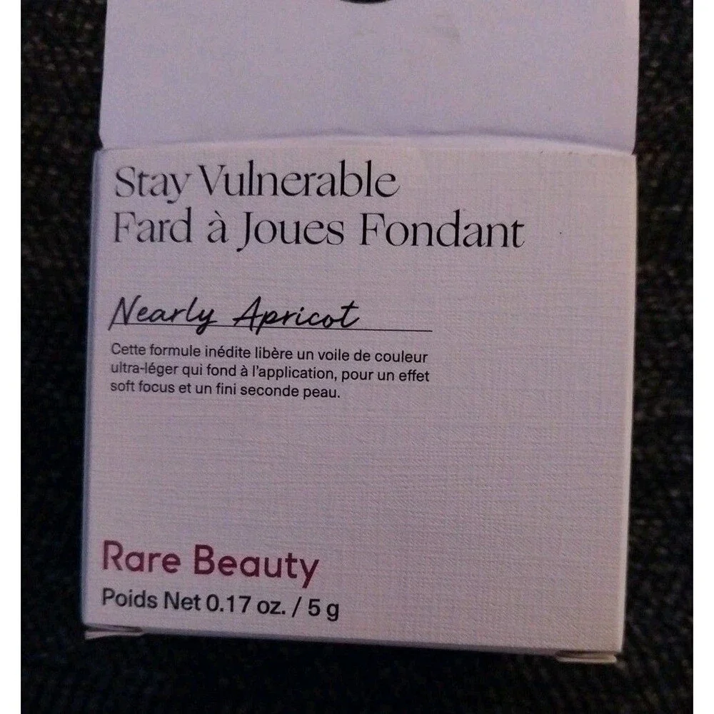 Rare Beauty get weightless